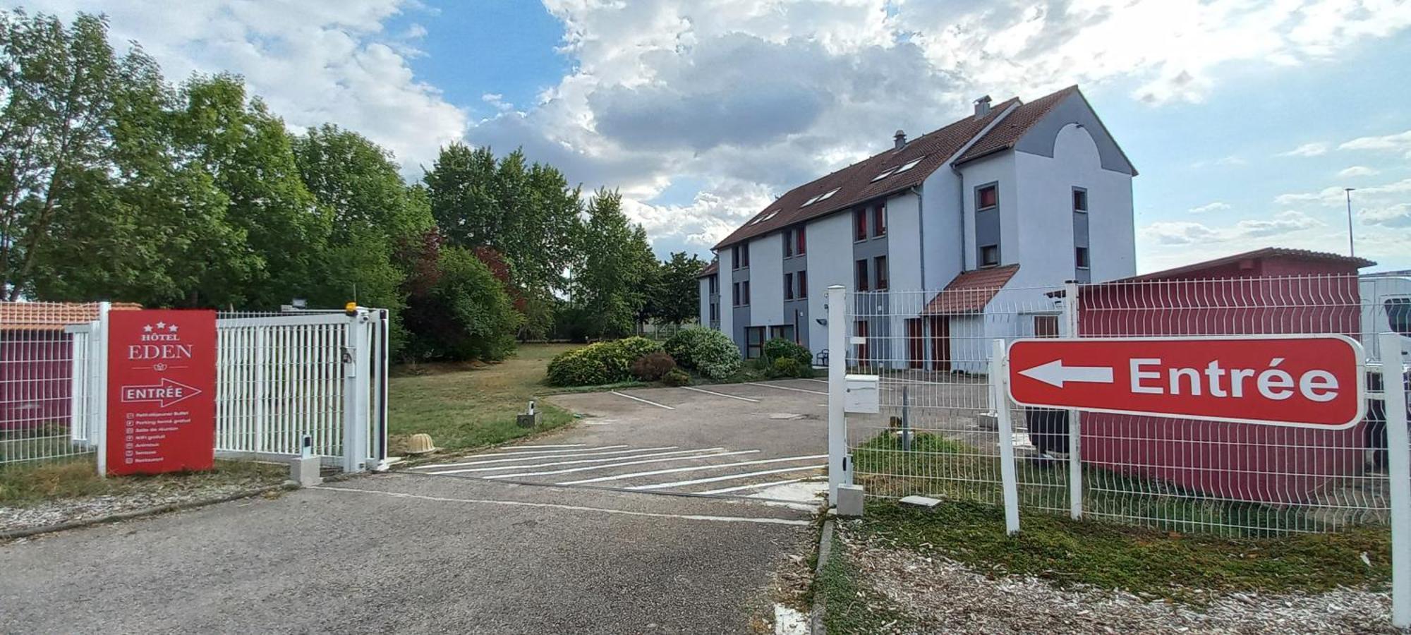 Hotel EDEN- Metz Nord ex le Berlange Woippy Exterior foto